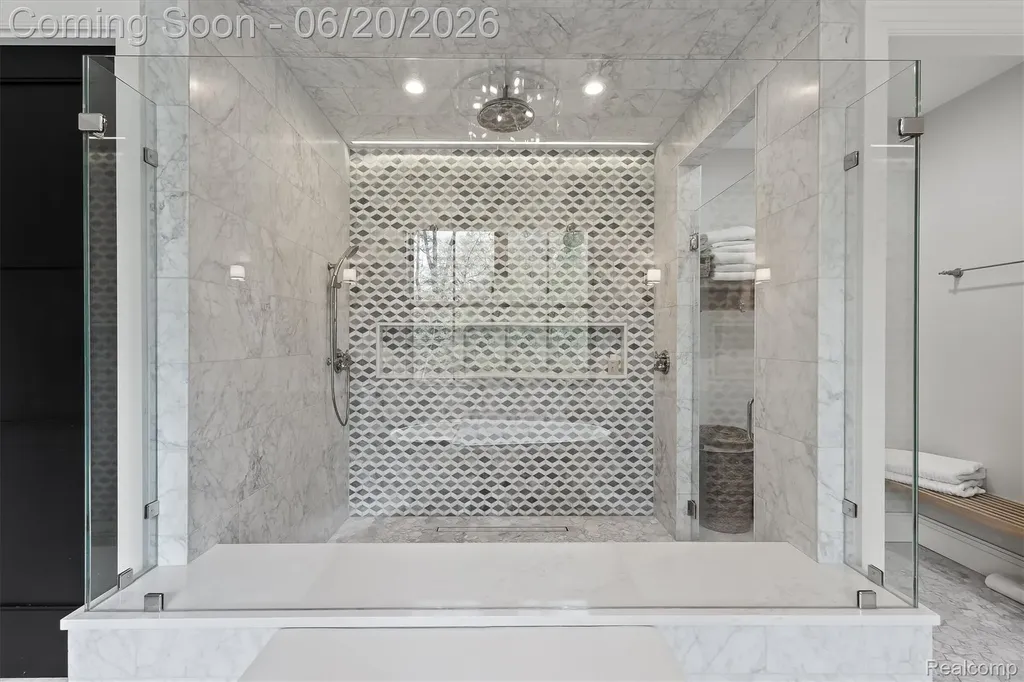 5200 Windingwood Drive Bloomfield Hills City MI 48302