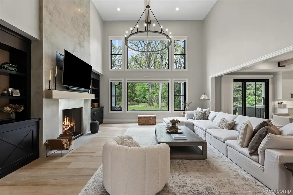 5200 Windingwood Drive Bloomfield Charter Township MI 48302