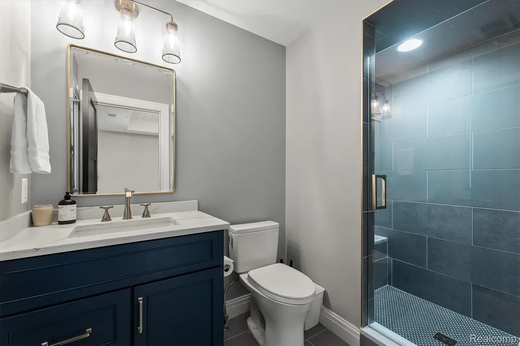 5200 Windingwood Drive Bloomfield Charter Township MI 48302