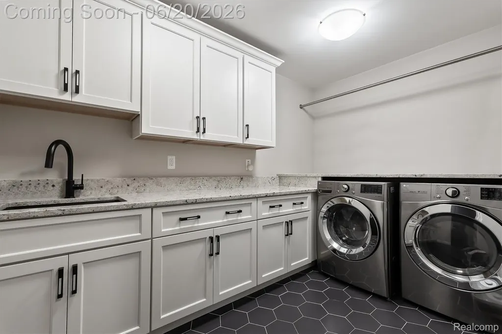 5200 Windingwood Drive Bloomfield Hills City MI 48302