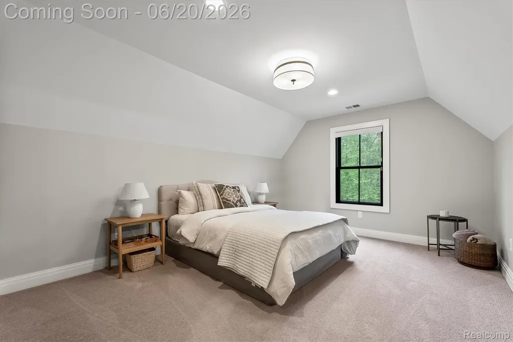 5200 Windingwood Drive Bloomfield Hills City MI 48302
