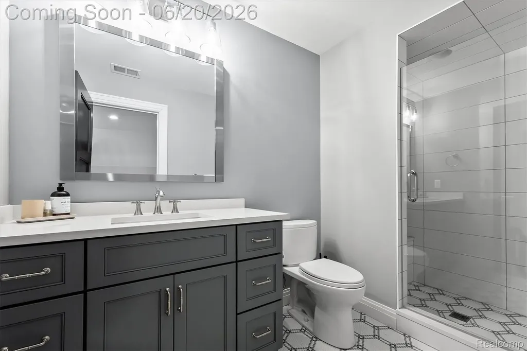 5200 Windingwood Drive Bloomfield Hills City MI 48302