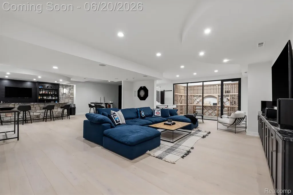 5200 Windingwood Drive Bloomfield Hills City MI 48302