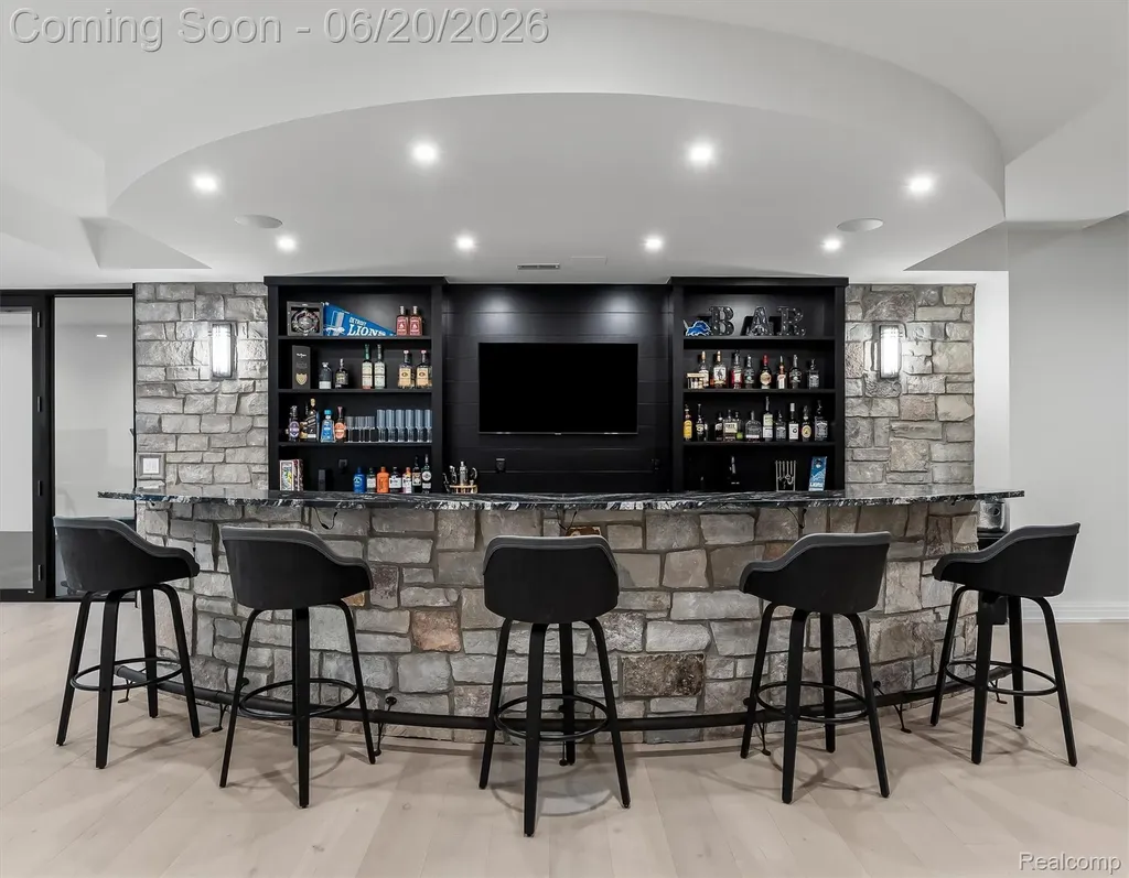 5200 Windingwood Drive Bloomfield Hills City MI 48302