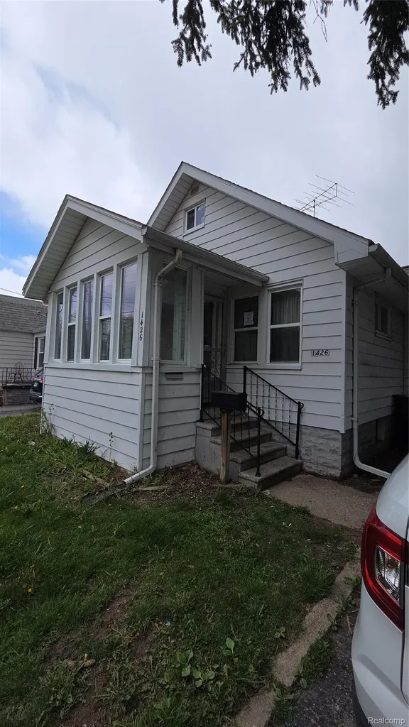 1426 Lincoln Avenue Flint City MI 48507