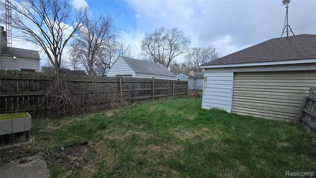 1426 Lincoln Avenue Flint City MI 48507