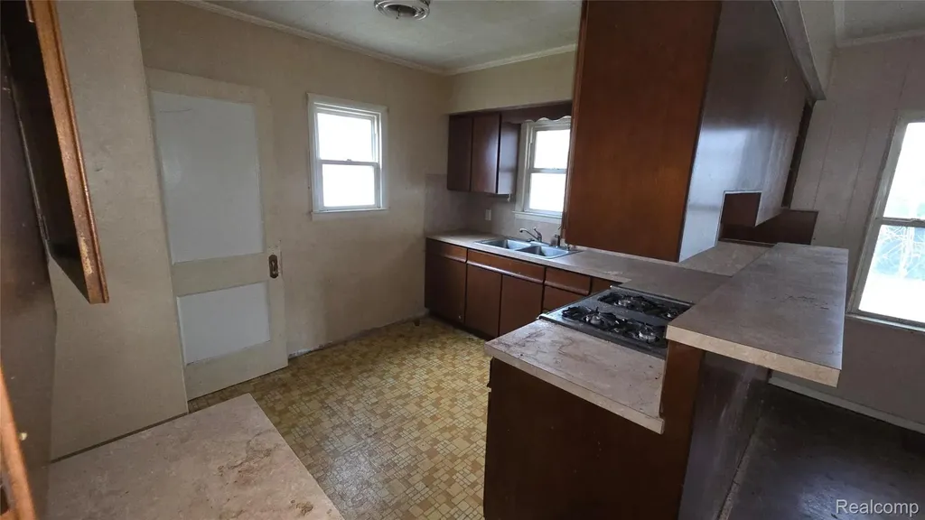 1426 Lincoln Avenue Flint City MI 48507
