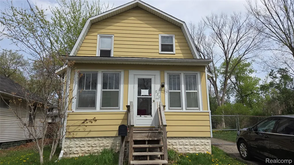 920 Huron Street Flint City MI 48507