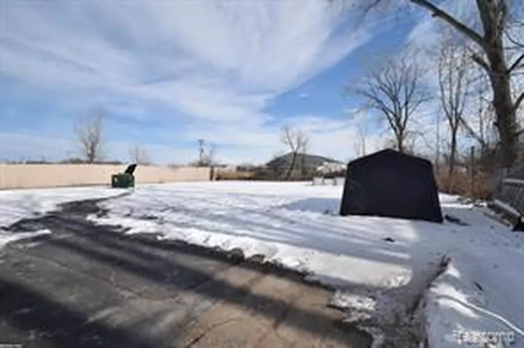 6105 King Road Marine City City MI 48039