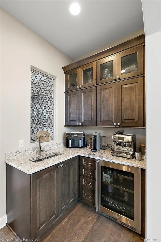 4838 Pinecrest Court Rochester City MI 48306