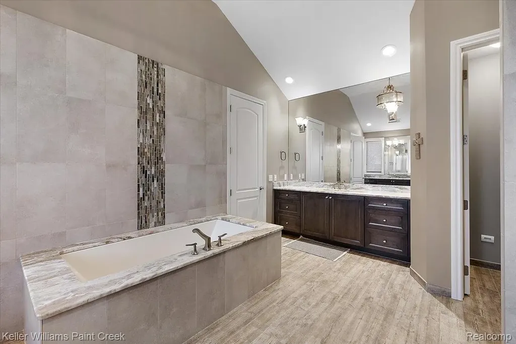4838 Pinecrest Court Rochester City MI 48306