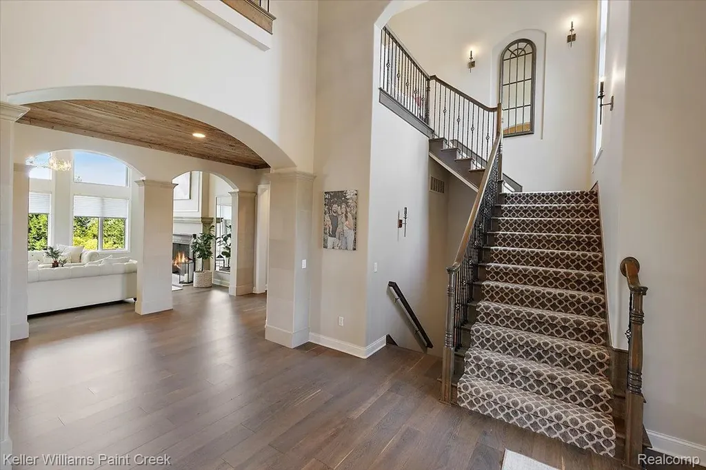 4838 Pinecrest Court Rochester City MI 48306