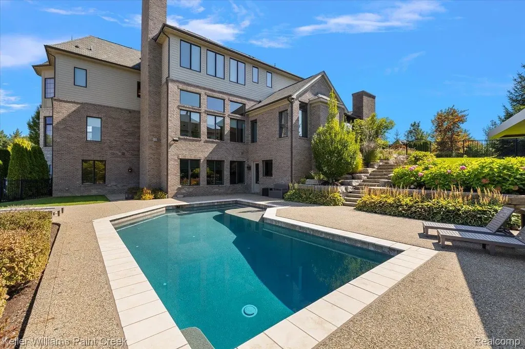 4838 Pinecrest Court Rochester City MI 48306