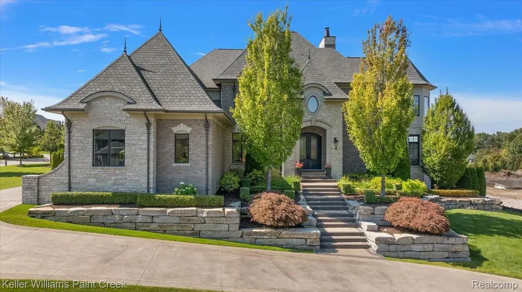 4838 Pinecrest Court Rochester City MI 48306