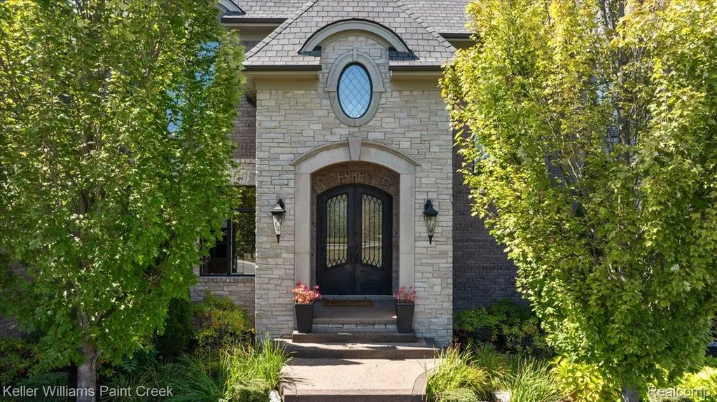 4838 Pinecrest Court Rochester City MI 48306