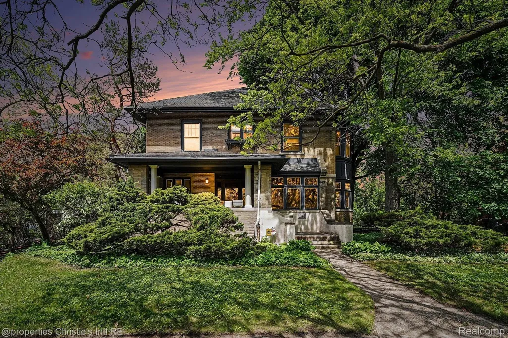 36 Longfellow Street Detroit City MI 48202