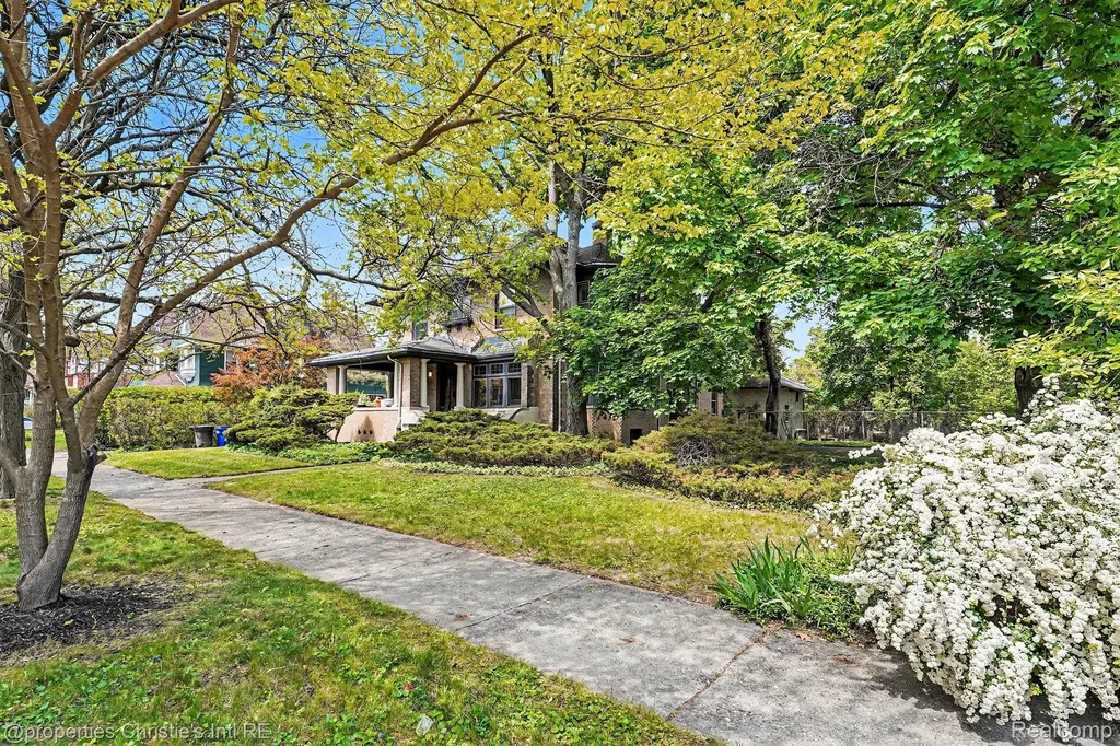 36 Longfellow Street Detroit City MI 48202