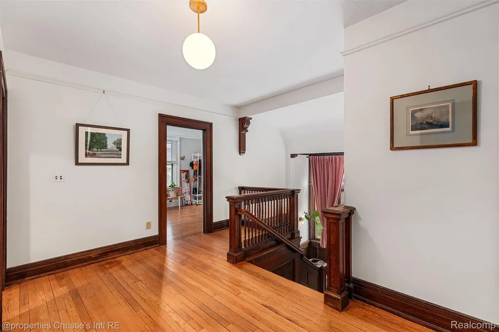 36 Longfellow Street Detroit City MI 48202