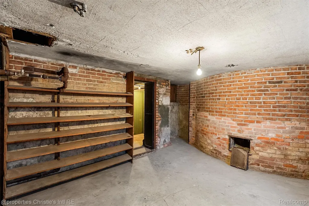 36 Longfellow Street Detroit City MI 48202