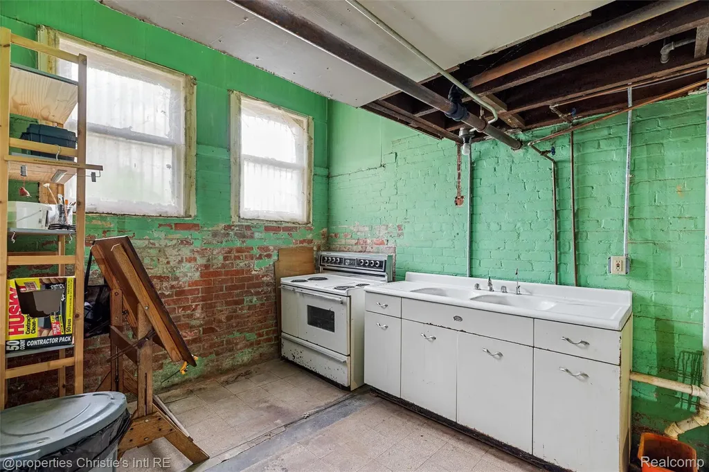 36 Longfellow Street Detroit City MI 48202