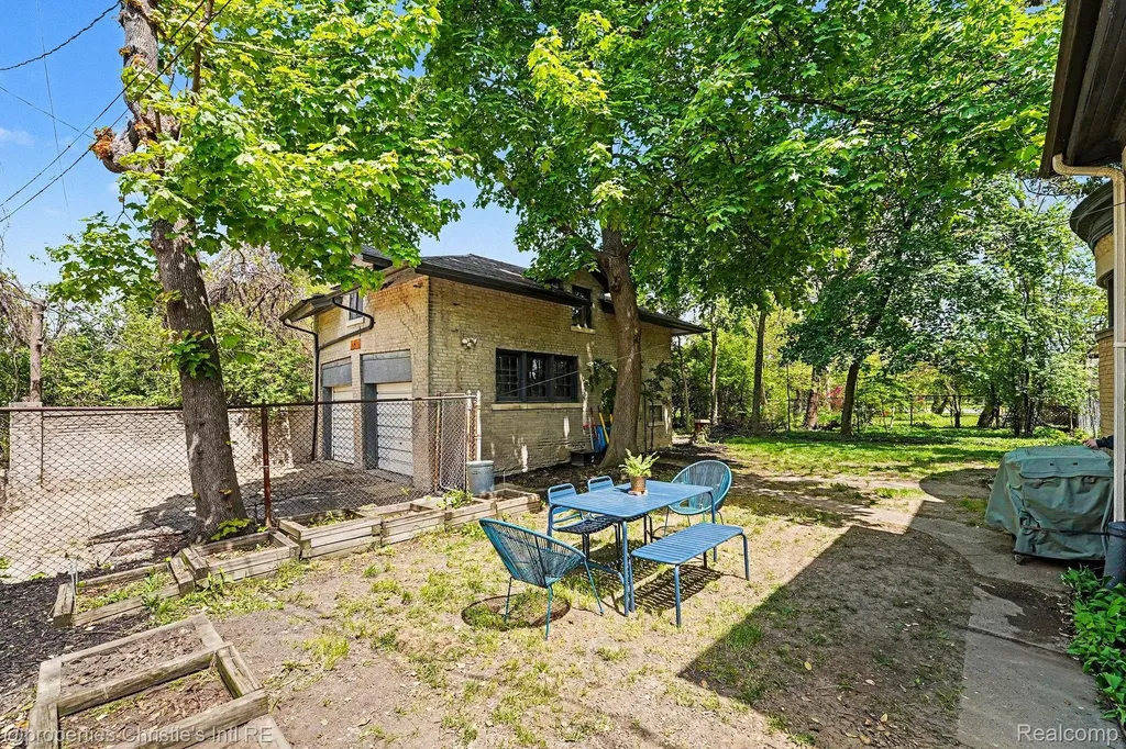 36 Longfellow Street Detroit City MI 48202