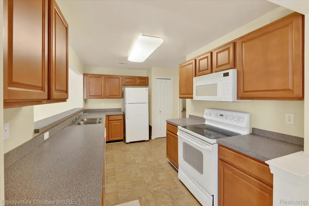 16773 Carriage Way Northville Township MI 48168