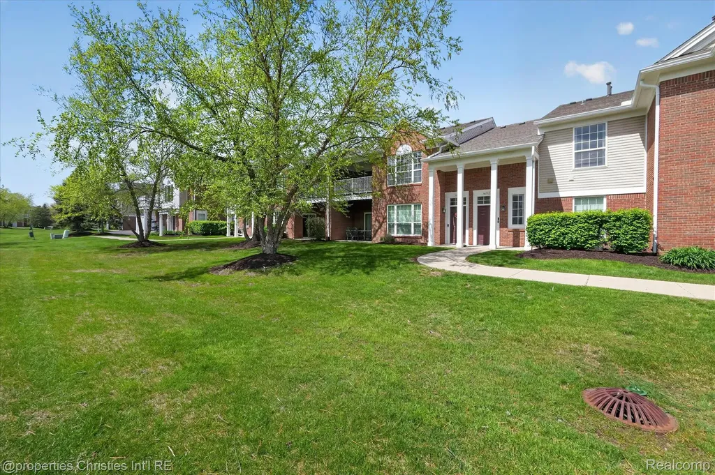 16773 Carriage Way Northville Township MI 48168
