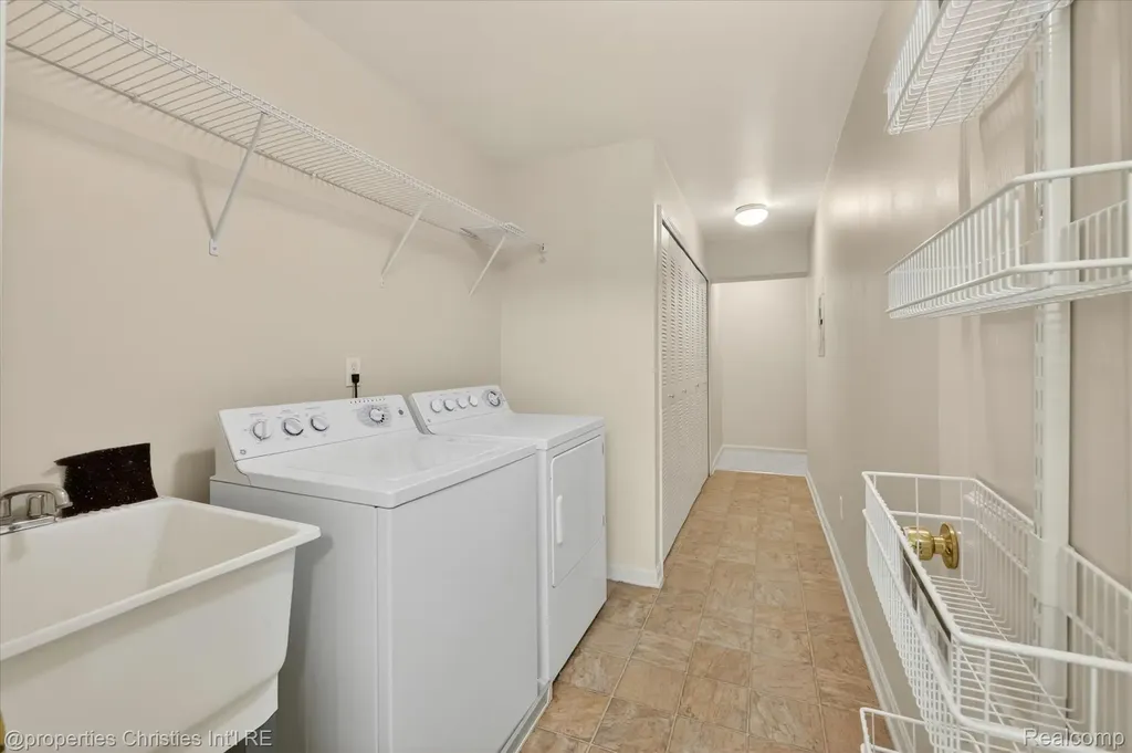 16773 Carriage Way Northville Township MI 48168
