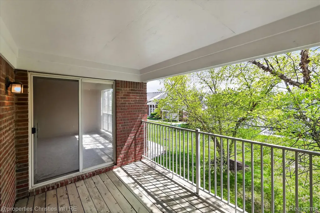 16773 Carriage Way Northville Township MI 48168