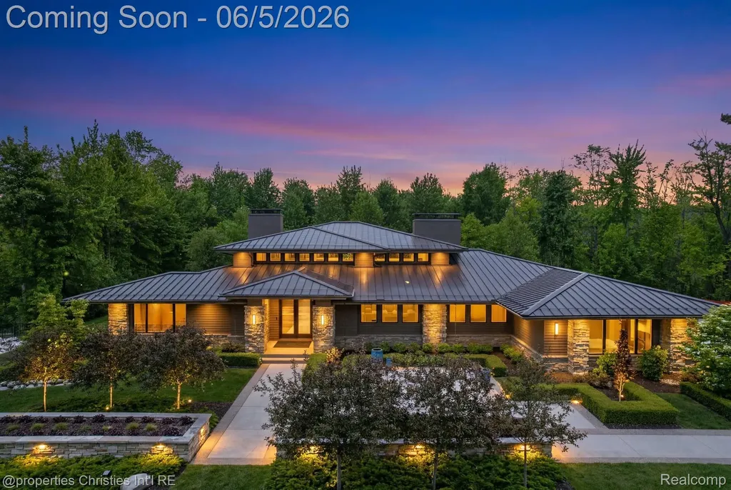 22635 Evergreen Court Novi City MI 48374