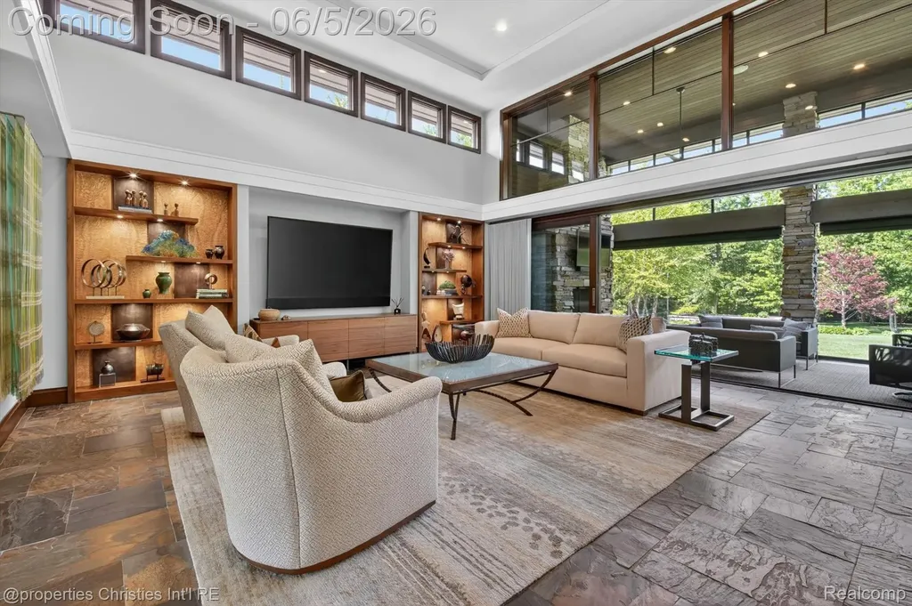 22635 Evergreen Court Novi City MI 48374