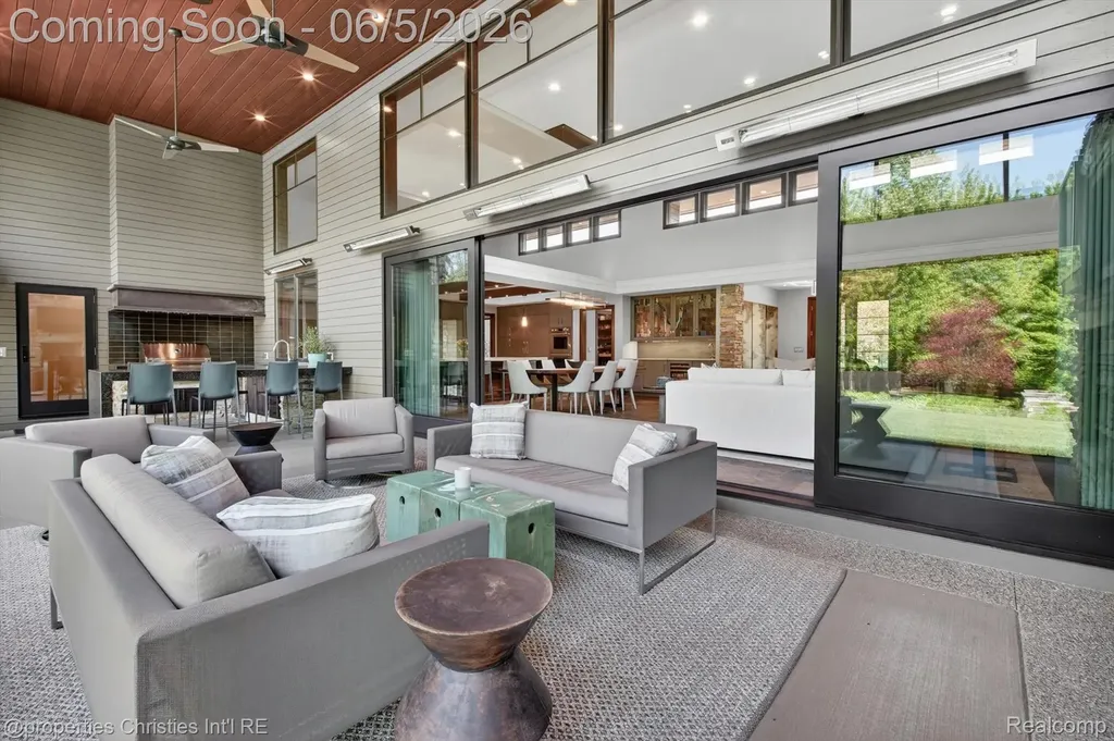 22635 Evergreen Court Novi City MI 48374