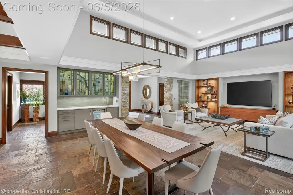 22635 Evergreen Court Novi City MI 48374
