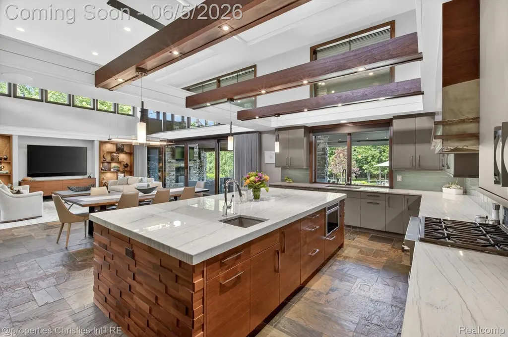 22635 Evergreen Court Novi City MI 48374