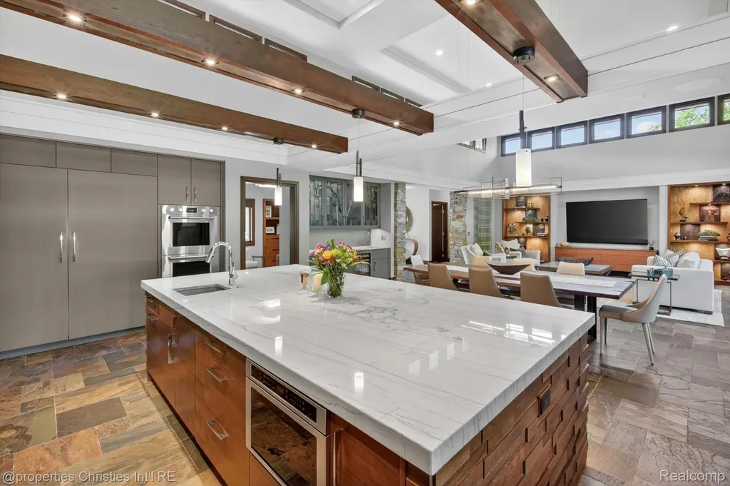 22635 Evergreen Court Novi City MI 48374