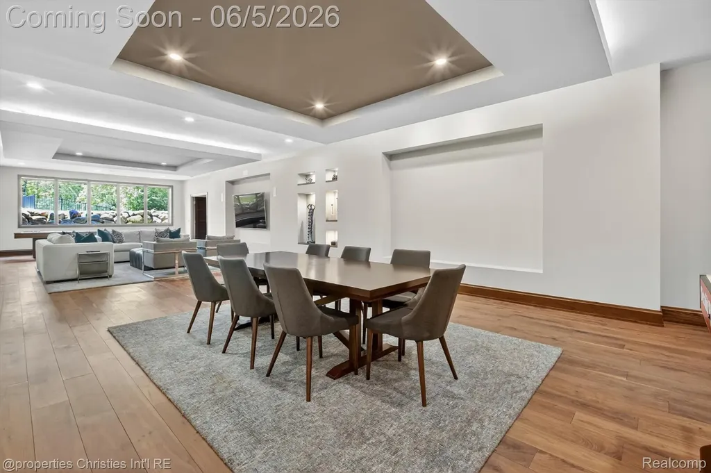 22635 Evergreen Court Novi City MI 48374
