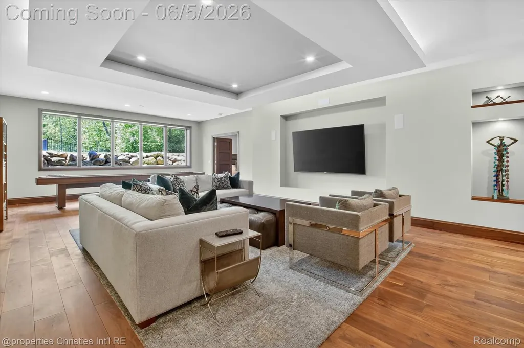 22635 Evergreen Court Novi City MI 48374