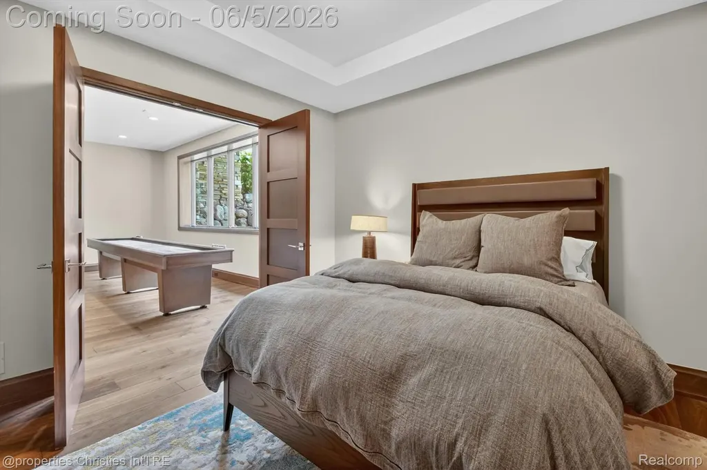 22635 Evergreen Court Novi City MI 48374