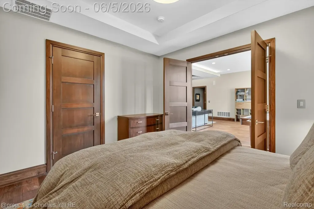 22635 Evergreen Court Novi City MI 48374