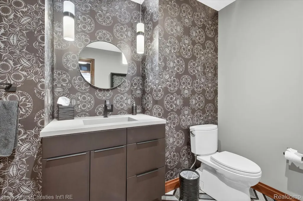 22635 Evergreen Court Novi City MI 48374