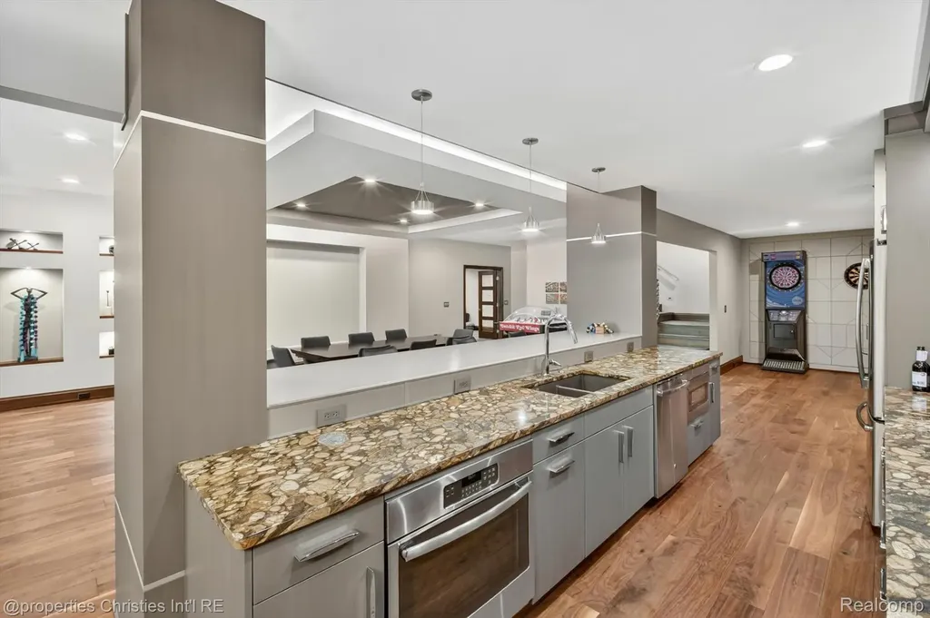 22635 Evergreen Court Novi City MI 48374