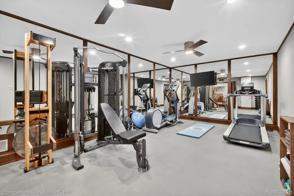 22635 Evergreen Court Novi City MI 48374