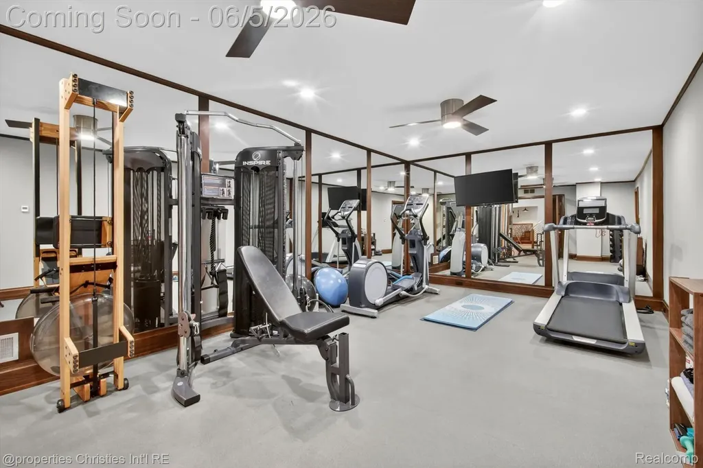 22635 Evergreen Court Novi City MI 48374
