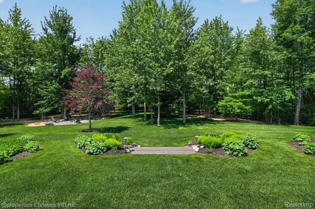 22635 Evergreen Court Novi City MI 48374