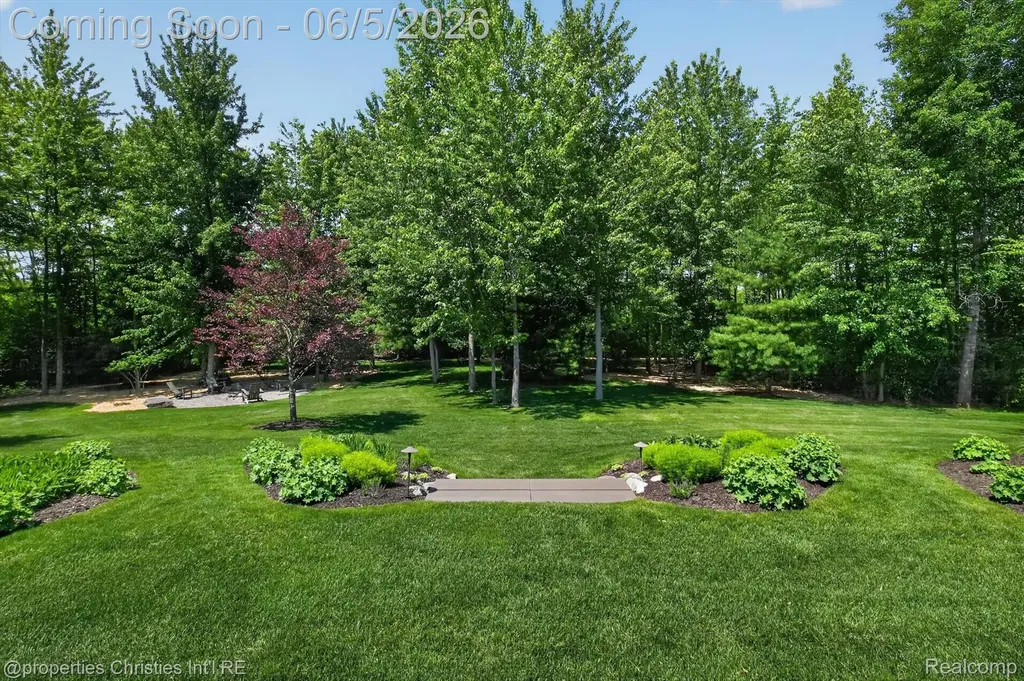 22635 Evergreen Court Novi City MI 48374