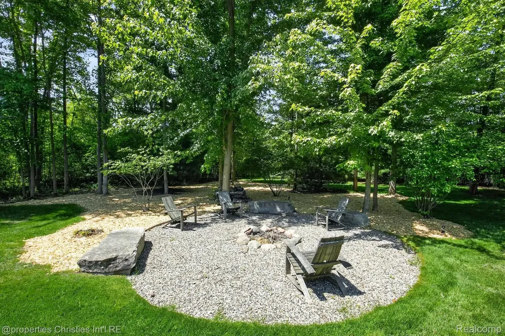 22635 Evergreen Court Novi City MI 48374
