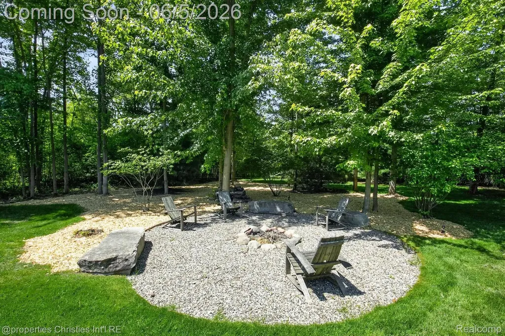 22635 Evergreen Court Novi City MI 48374