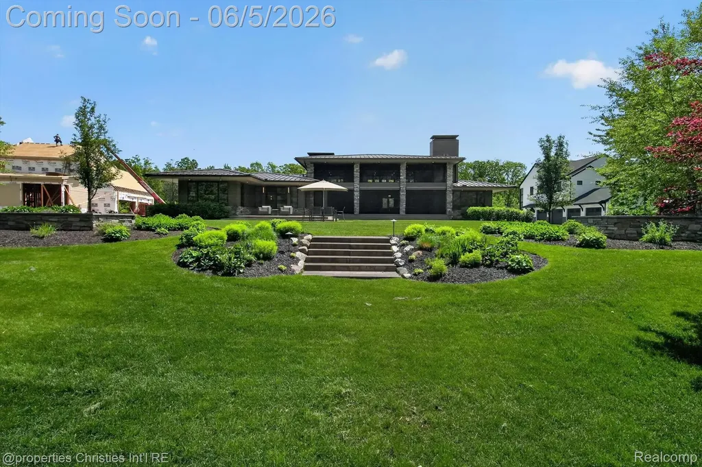 22635 Evergreen Court Novi City MI 48374