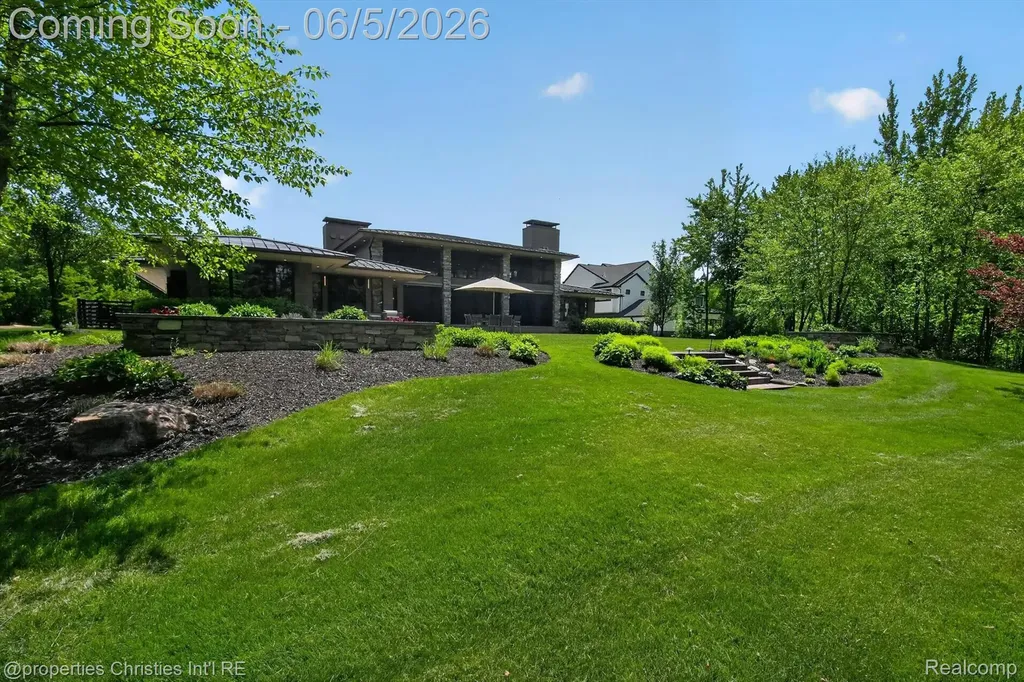 22635 Evergreen Court Novi City MI 48374