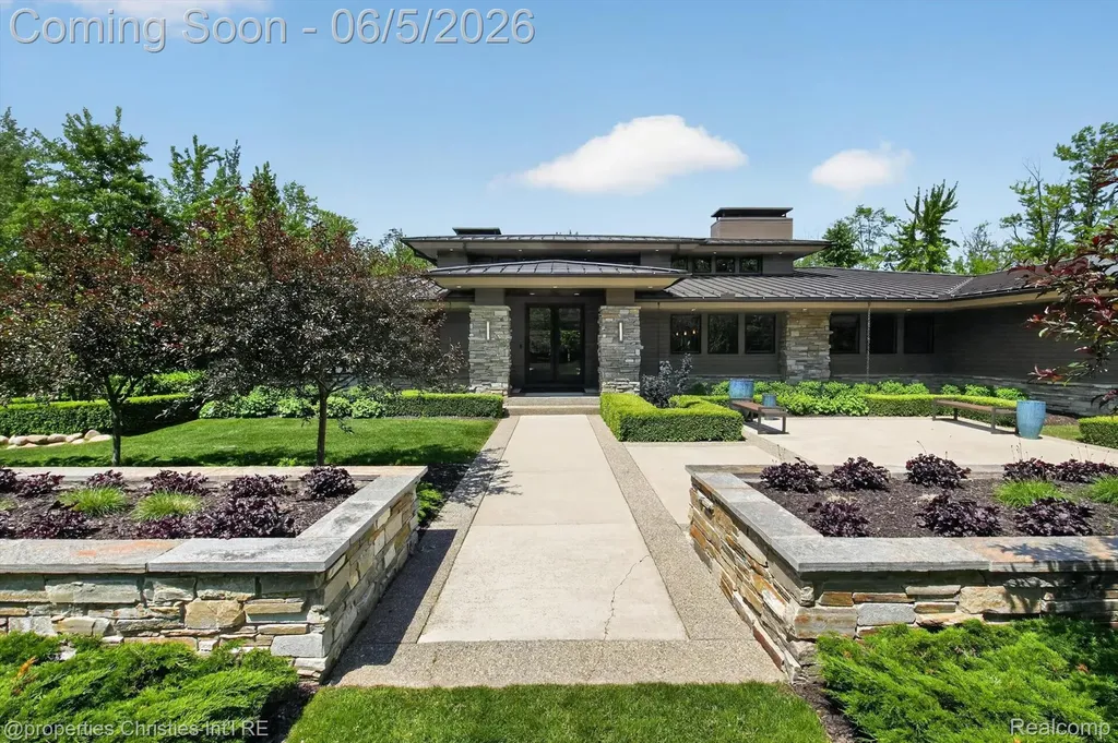 22635 Evergreen Court Novi City MI 48374